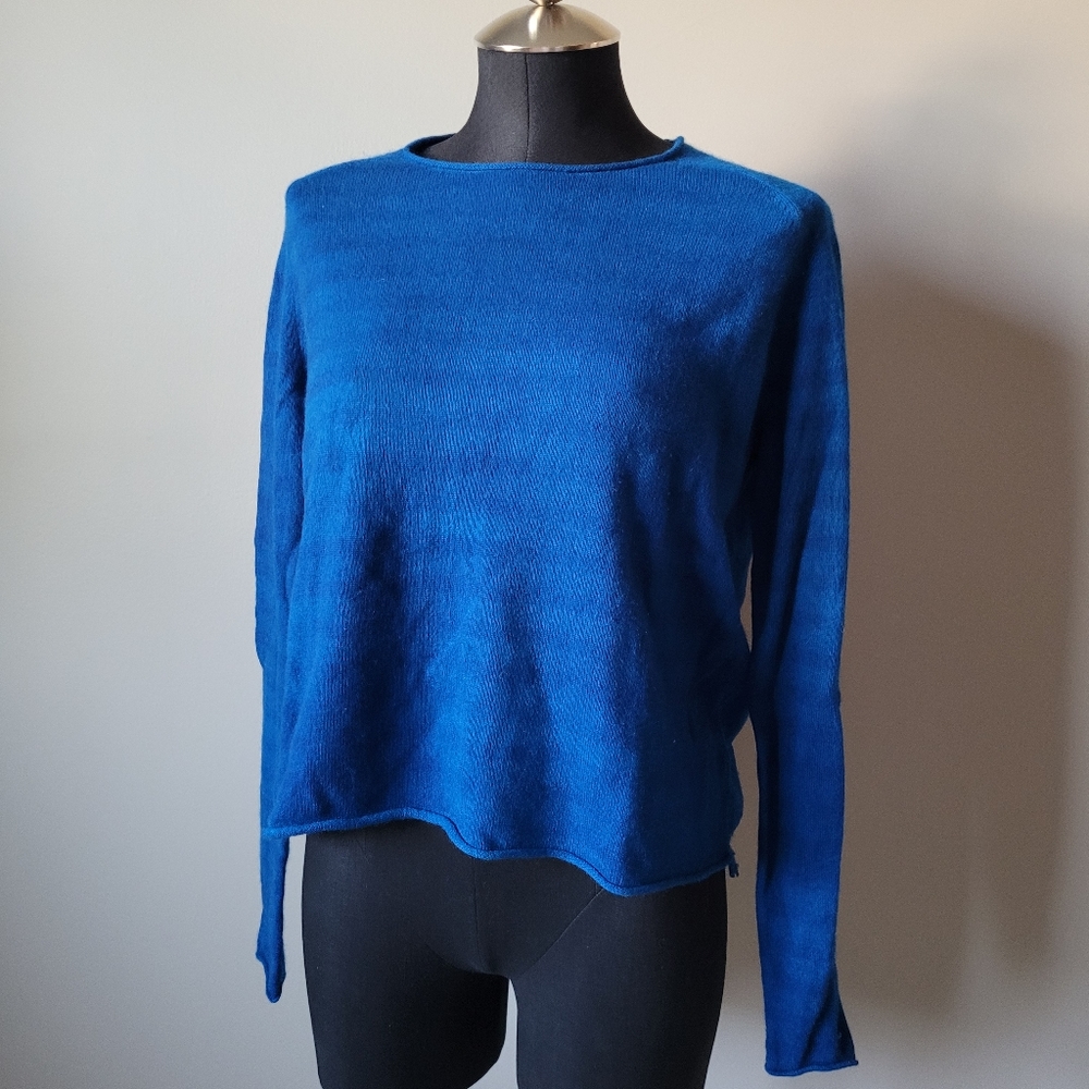 Line cashmere sweater blue stripe sweater